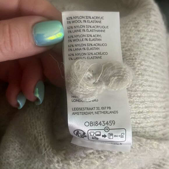 ✨Anthropologie Lucila Beige V-Neck Sz Small Sweater with Yellow Floral Motif✨ - Picture 5 of 6